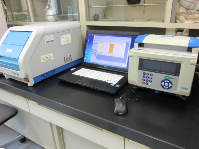 PCR装置とリアルタイムPCR装置